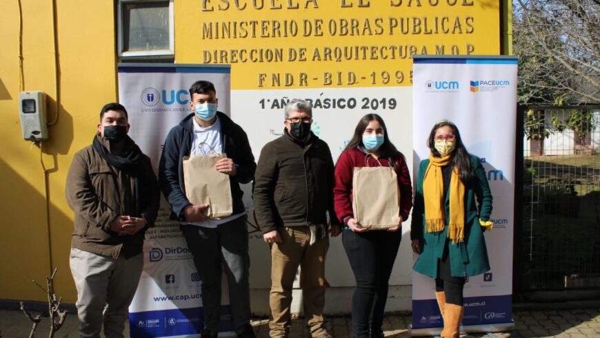ESTUDIANTES ADSCRITOS AL PROGRAMA PACE UCM RECIBIERON SET DE ÚTILES ESCOLARES
