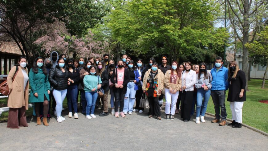 Padres y Apoderados del Programa PAT recibieron información sobre beneficios estudiantiles