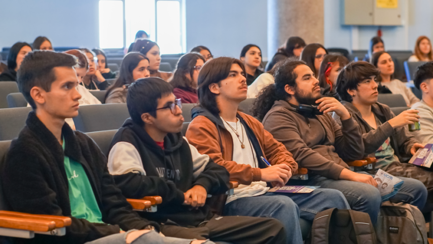 EXITOSA PRESENTACIÓN DEL CAP UCM A ESTUDIANTES DE PRIMER AÑO