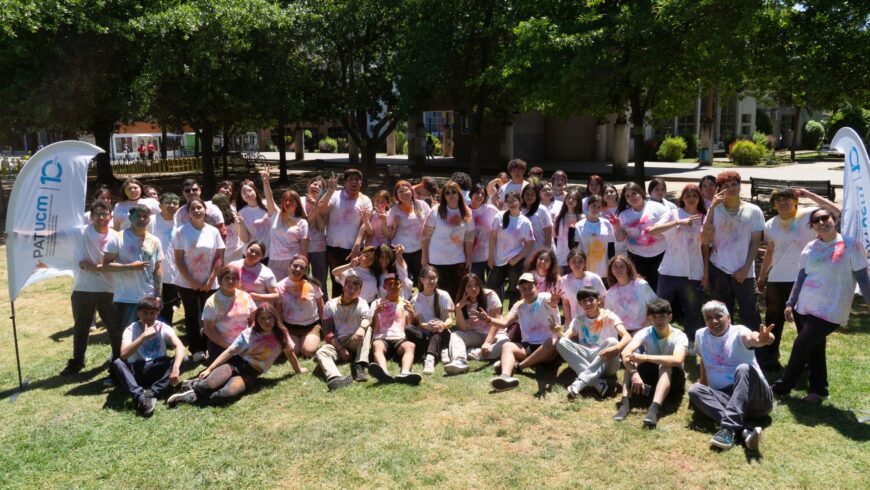 Estudiantes PAT finalizaron talleres 2025 con jornada de liderazgo y fiesta de colores