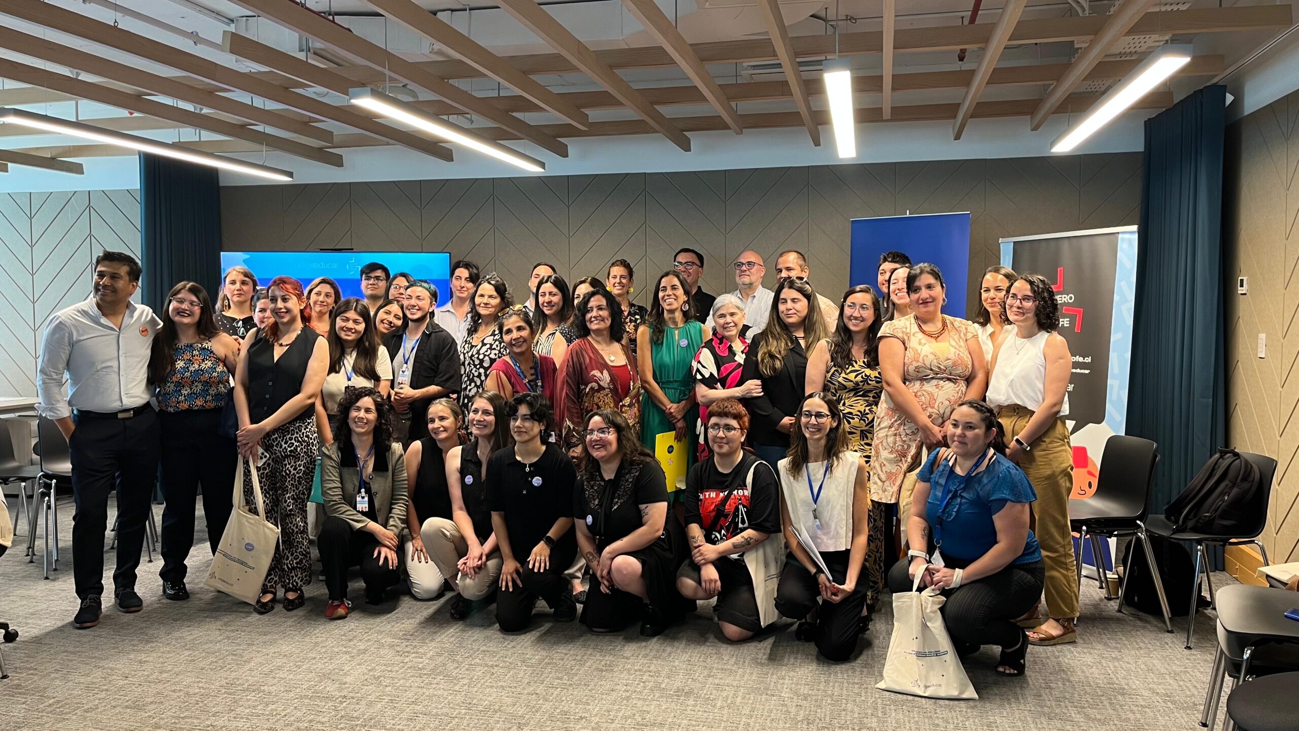 Representante del Programa de Atracción de Talentos en Pedagogía (PAT) asistió a conversatorio de Elige Educar